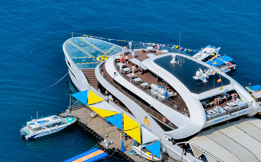 鸚鵡螺遊艇 Nautilus Cruise